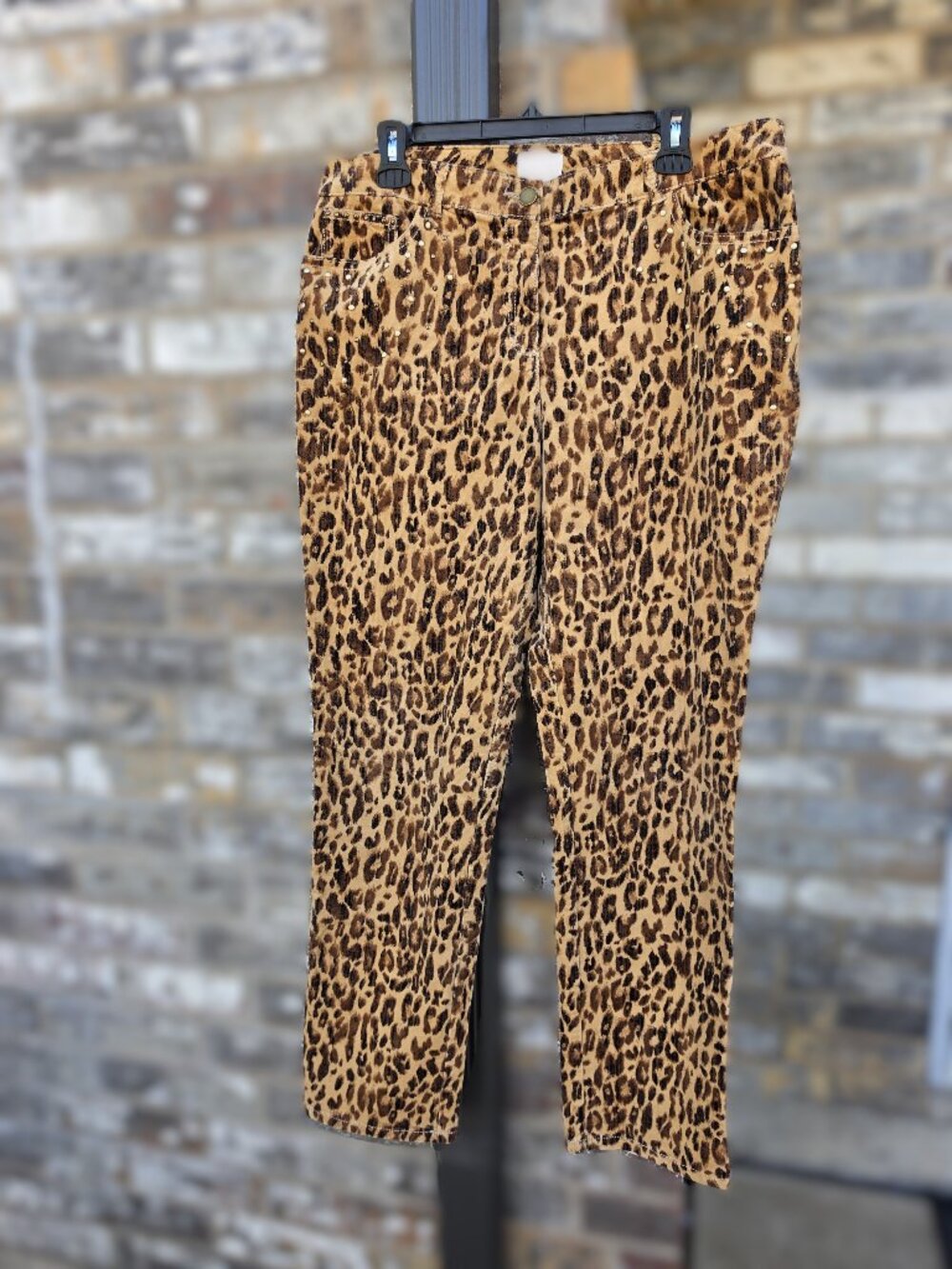 Chico’s Leopard Print Studded Straight Leg Pants Women’s Size 2
